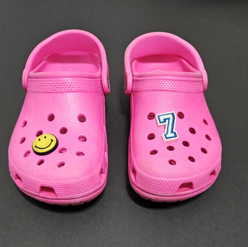 Crocs Classic Clog Fushia Size 7 women / size 5 men